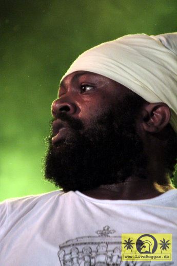 Fantan Mojah (Jam) with The House Of Riddim Band 20. Reggae Jam Festival - Bersenbrueck 02. August 2014 (8).JPG